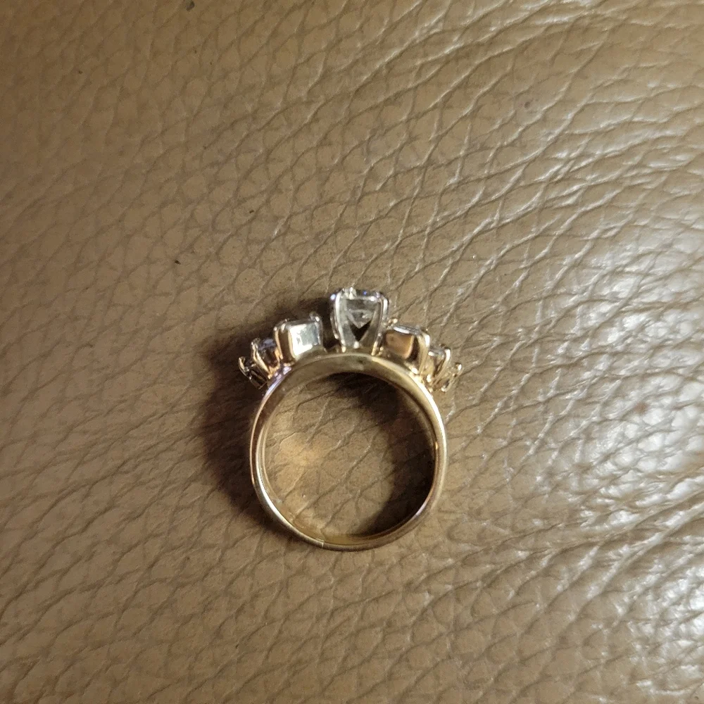 Yellow Gold And Diamond Wedding Set - Picture 7 of 10